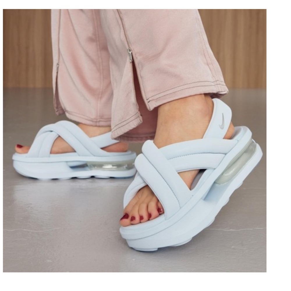 Nike Air Max Isla Platform Sandal (Women)
